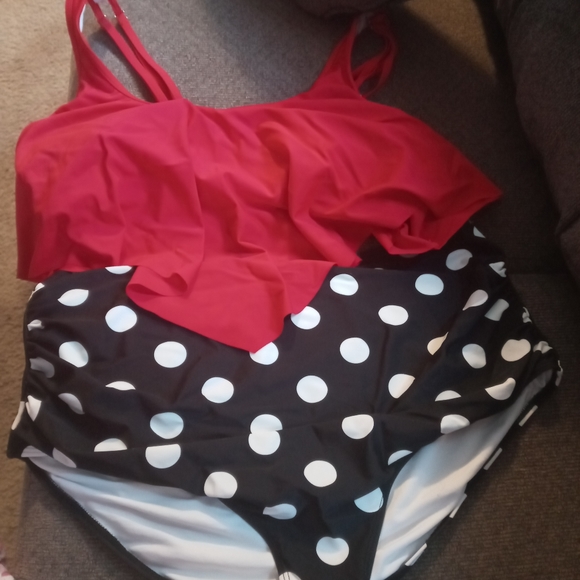 High rise swim suit - Picture 1 of 3